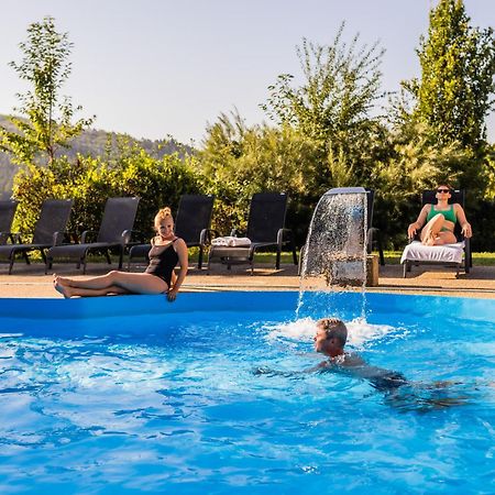 Nivamare Hotell Luhačovice Exteriör bild