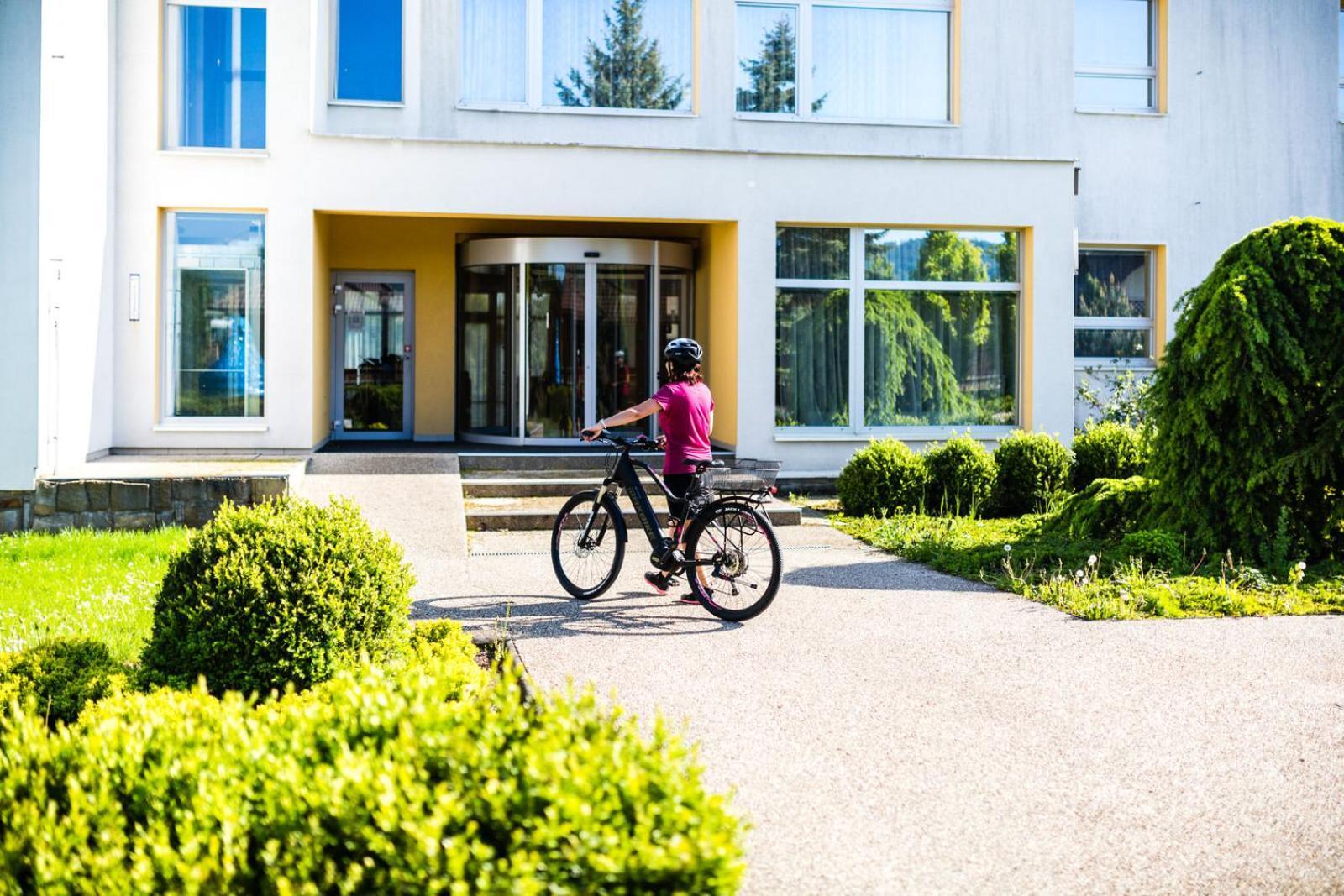 Nivamare Hotell Luhačovice Exteriör bild