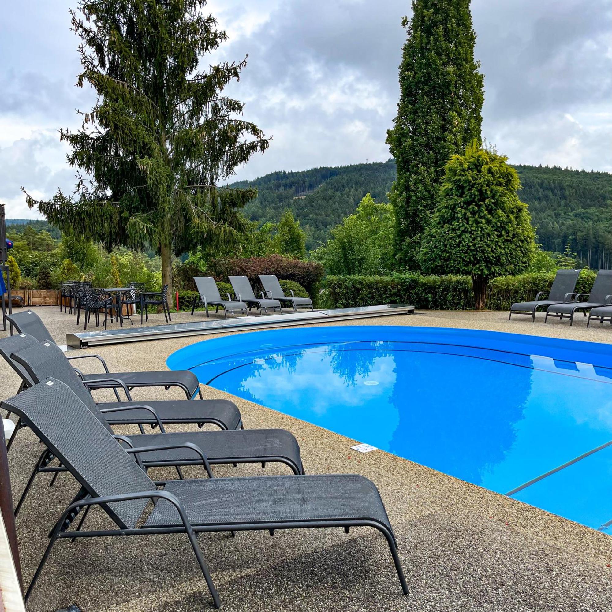 Nivamare Hotell Luhačovice Exteriör bild