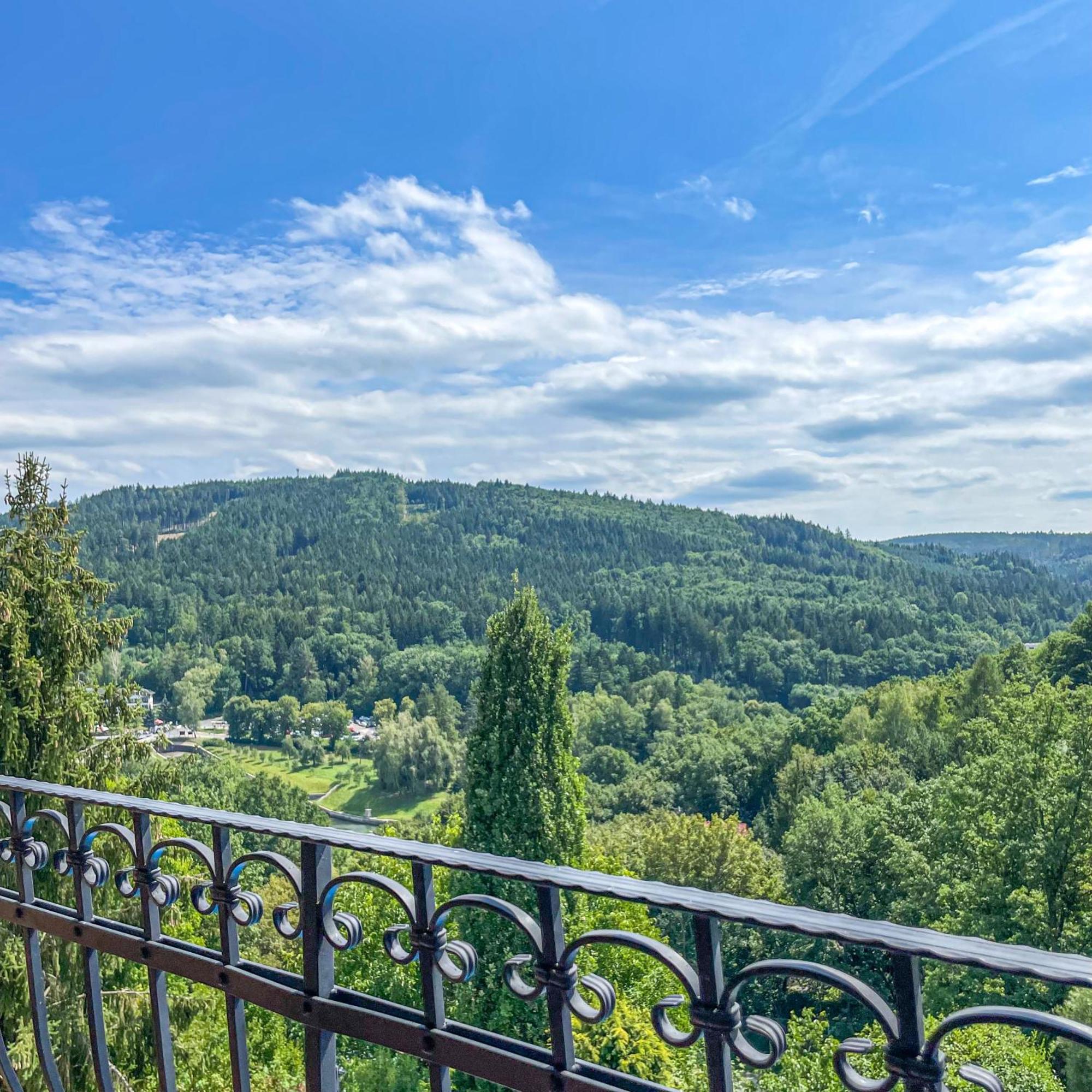 Nivamare Hotell Luhačovice Exteriör bild