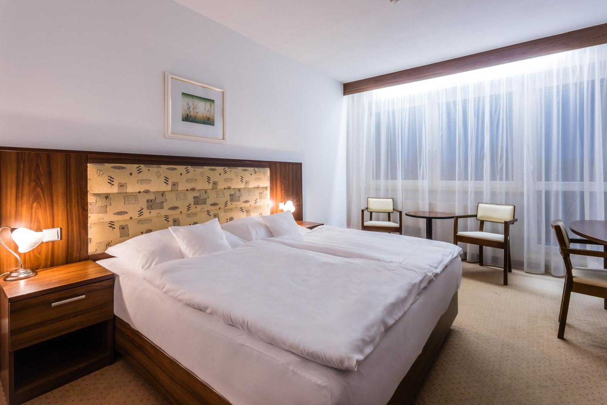 Nivamare Hotell Luhačovice Exteriör bild