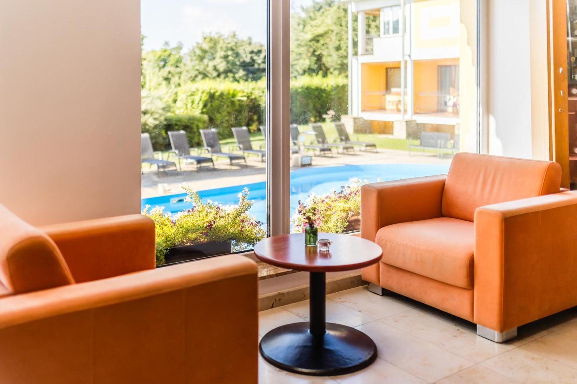 Nivamare Hotell Luhačovice Exteriör bild