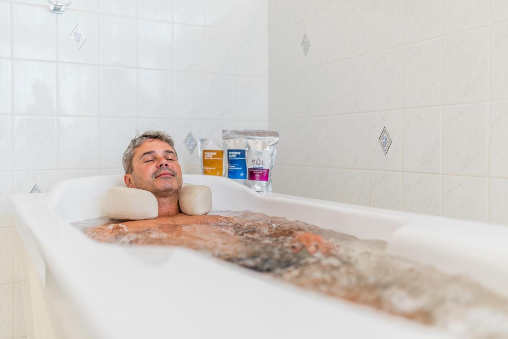 Nivamare Hotell Luhačovice Exteriör bild