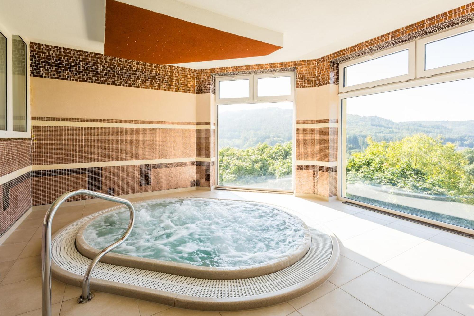 Nivamare Hotell Luhačovice Exteriör bild